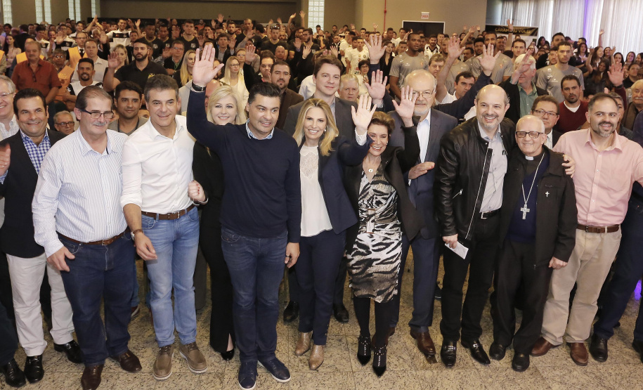 A governadora Cida Borghetti esteve em Ponta Grossa, nos Campos Gerais, onde firmou convênios para investimentos nos municípios da região