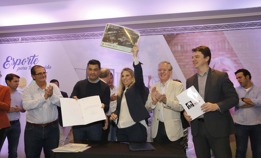 Governo garante R$ 24 milhões para municípios dos Campos Gerais