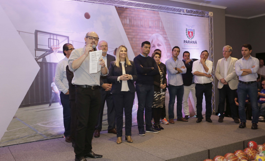 A governadora Cida Borghetti esteve em Ponta Grossa, nos Campos Gerais, onde firmou convênios para investimentos nos municípios da região