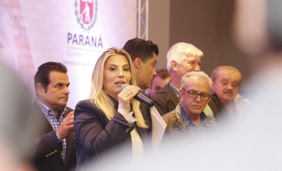 A governadora Cida Borghetti esteve em Ponta Grossa, nos Campos Gerais, onde firmou convênios para investimentos nos municípios da região