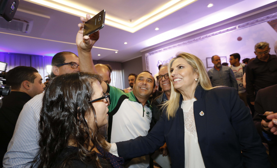 A governadora Cida Borghetti esteve em Ponta Grossa, nos Campos Gerais, onde firmou convênios para investimentos nos municípios da região