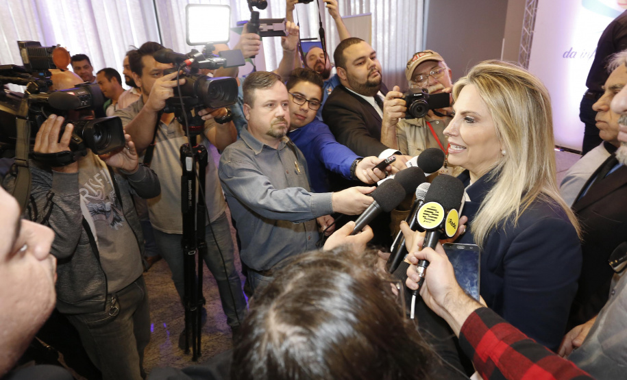 A governadora Cida Borghetti esteve em Ponta Grossa, nos Campos Gerais, onde firmou convênios para investimentos nos municípios da região