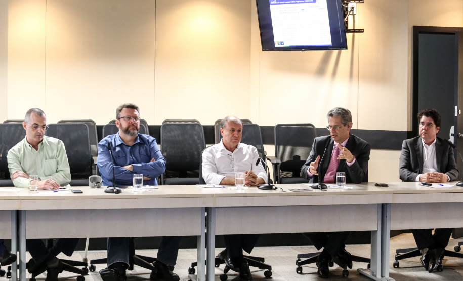 O secretário estadual do Desenvolvimento Urbano (Sedu), Silvio Barros, conduziu nesta segunda-feira (27) a reunião entre as equipes de transição e fez um balanço detalhado das atividades da pasta nos últimos sete meses.  - Curitiba, 26/11/2018  -  Foto: Rogério Machado