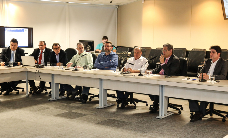 O secretário estadual do Desenvolvimento Urbano (Sedu), Silvio Barros, conduziu nesta segunda-feira (27) a reunião entre as equipes de transição e fez um balanço detalhado das atividades da pasta nos últimos sete meses.  - Curitiba, 26/11/2018  -  Foto: Rogério Machado