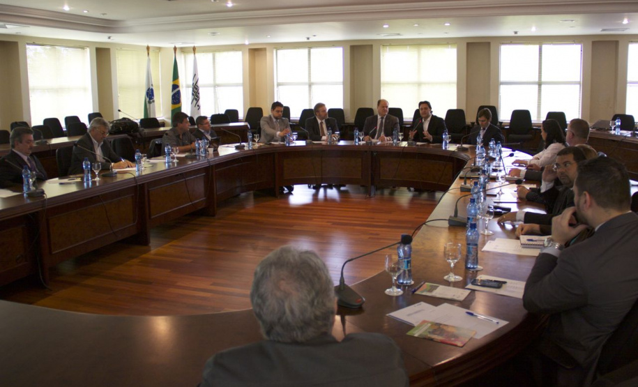 FIEP convida Ratinho Junior para falar em “momento histórico” de lançamento de Cartilha