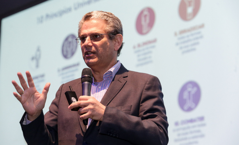 Encontro Paranaense de Gestores Municipais, em Foz do Iguaçu. O secretário estadual do Desenvolvimento Urbano, Silvio Barros, fez palestra sobre O Pacto Global da ONU e o Futuro dos Municípios.   -  Foz do Iguaçu, 07/12/2018  0  Foto: Rogério Machado / SECS