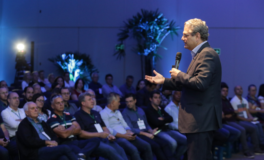 Encontro Paranaense de Gestores Municipais, em Foz do Iguaçu. O secretário estadual do Desenvolvimento Urbano, Silvio Barros, fez palestra sobre O Pacto Global da ONU e o Futuro dos Municípios.   -  Foz do Iguaçu, 07/12/2018  0  Foto: Rogério Machado / SECS