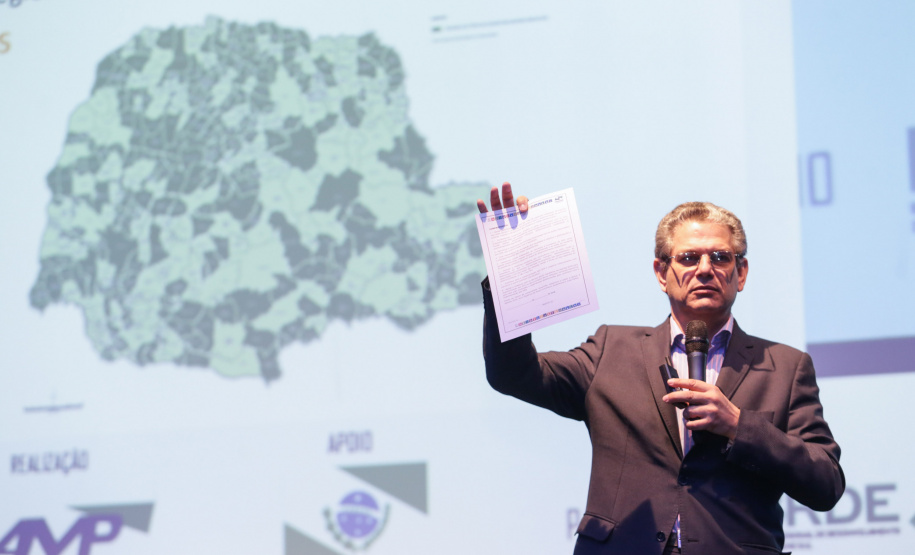 Encontro Paranaense de Gestores Municipais, em Foz do Iguaçu. O secretário estadual do Desenvolvimento Urbano, Silvio Barros, fez palestra sobre O Pacto Global da ONU e o Futuro dos Municípios.   -  Foz do Iguaçu, 07/12/2018  0  Foto: Rogério Machado / SECS