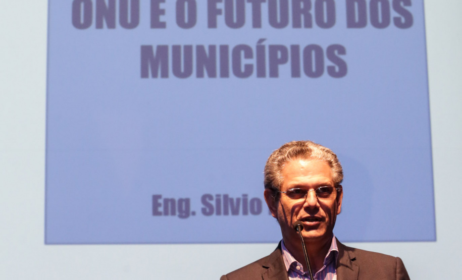 Encontro Paranaense de Gestores Municipais, em Foz do Iguaçu. O secretário estadual do Desenvolvimento Urbano, Silvio Barros, fez palestra sobre O Pacto Global da ONU e o Futuro dos Municípios.   -  Foz do Iguaçu, 07/12/2018  0  Foto: Rogério Machado / SECS