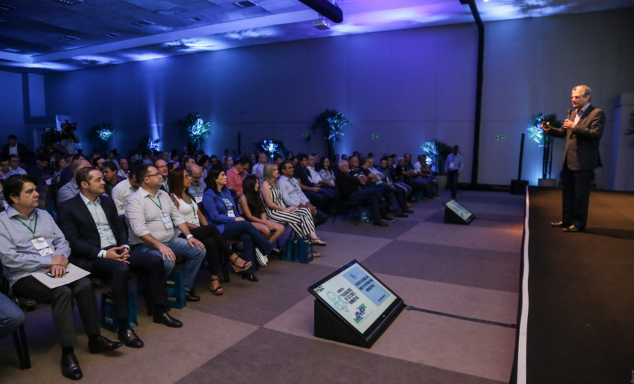 Encontro Paranaense de Gestores Municipais, em Foz do Iguaçu. O secretário estadual do Desenvolvimento Urbano, Silvio Barros, fez palestra sobre O Pacto Global da ONU e o Futuro dos Municípios.   -  Foz do Iguaçu, 07/12/2018  0  Foto: Rogério Machado / SECS