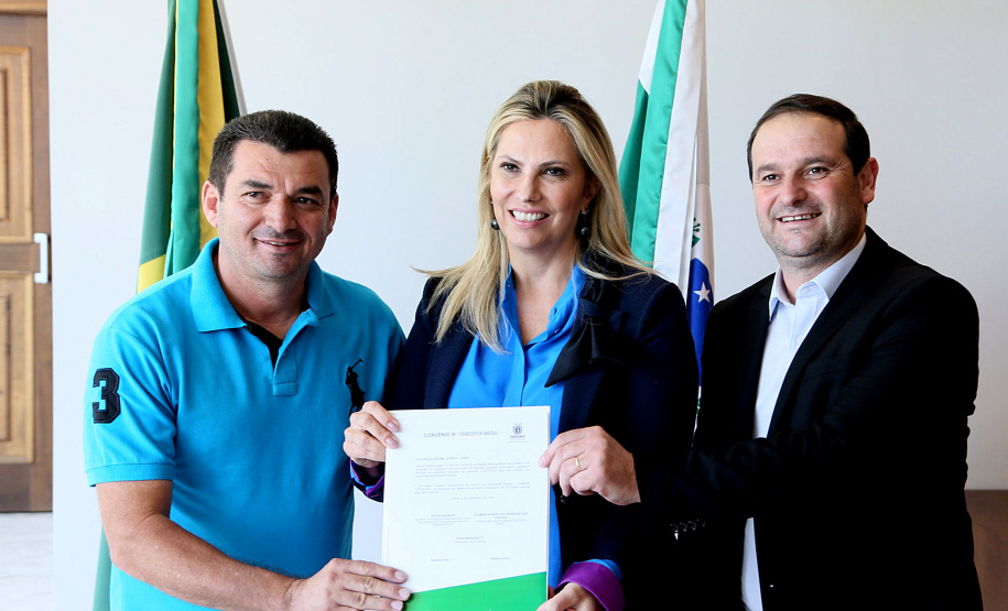 Santa Cecília do Pavão recebe recursos para equipamento rodoviário