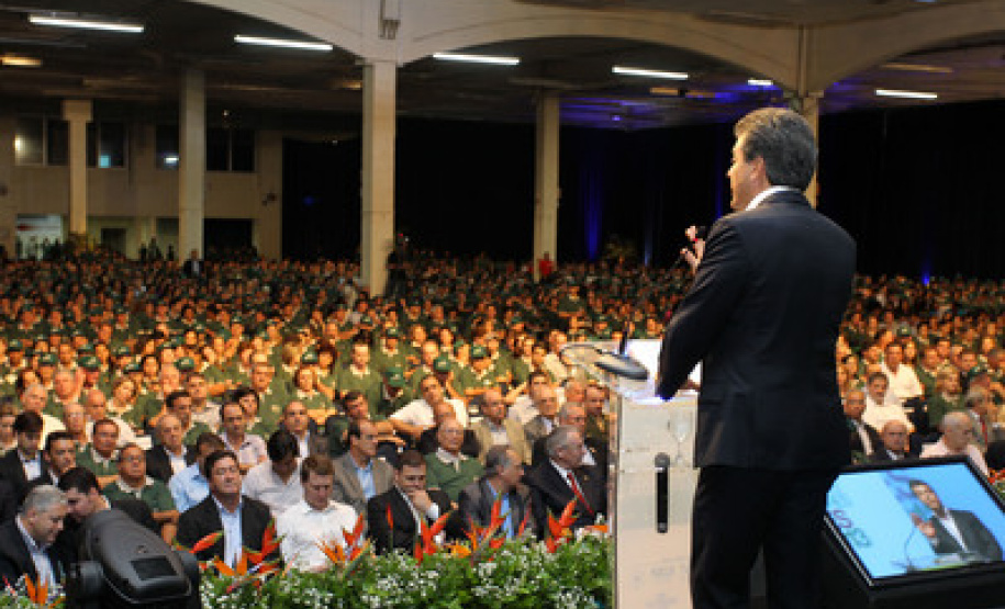Paraná investe para ter agricultura competitiva, afirma Richa
