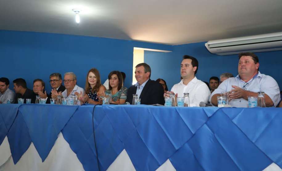 Ratinho Junior e Ortega participam da posse da diretoria da AMUNORPI no Norte Pioneiro