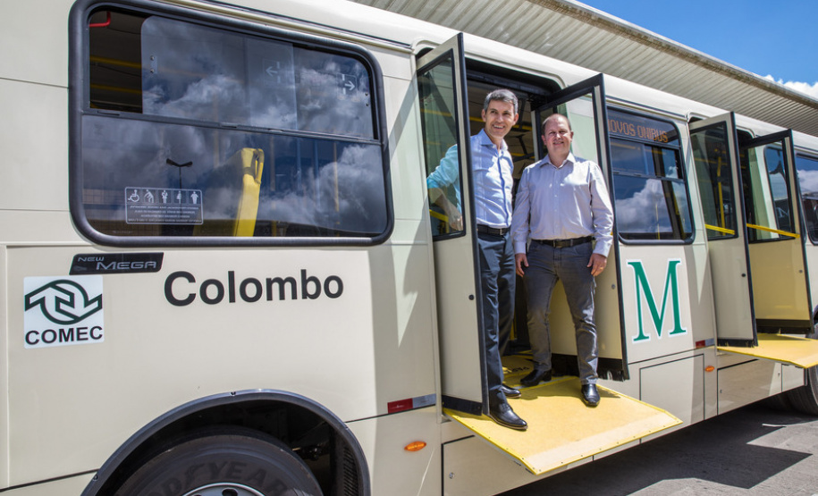 O Presidente da Comec, Gilson Santos, durante entrega de novos ônibus Multimodal para Colombo. Colombo, 13/03/2019.
Foto: Maurilio Cheli