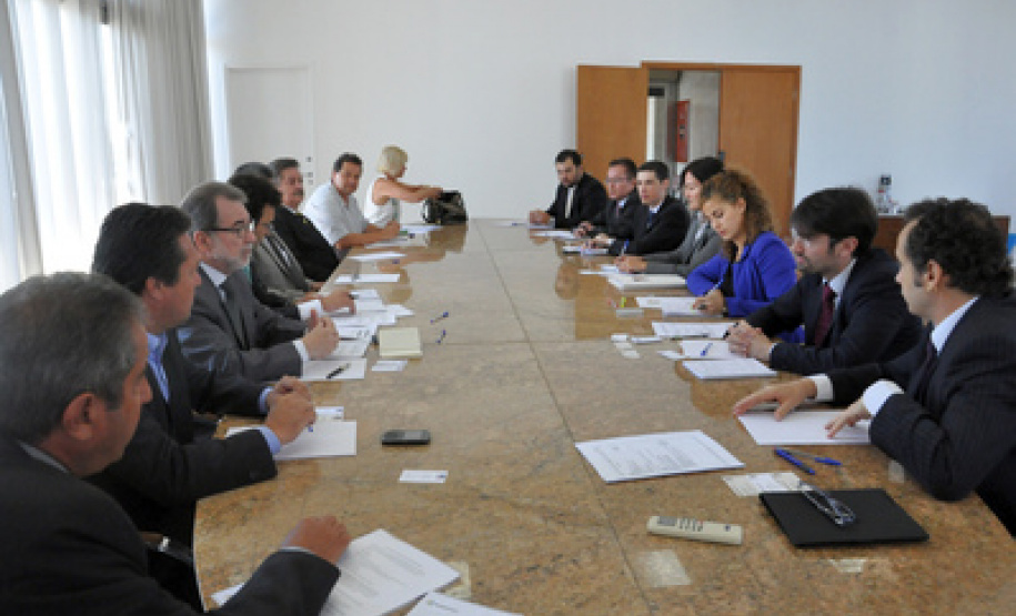 Governo do Paraná quer acabar com lixões a céu aberto até agosto deste ano