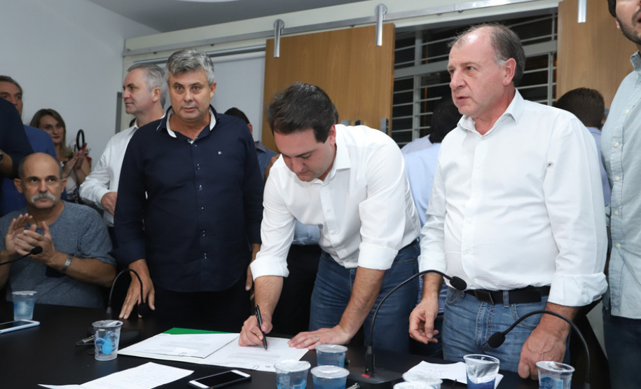 Nove municípios investem R$ 5,39 milhões em obras e equipamentos