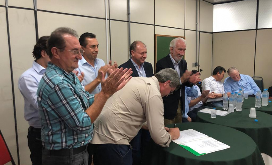 Piana e Ortega visitam ExpoViviva e entregam licitações beneficiando a população de  municípios do Sudoeste