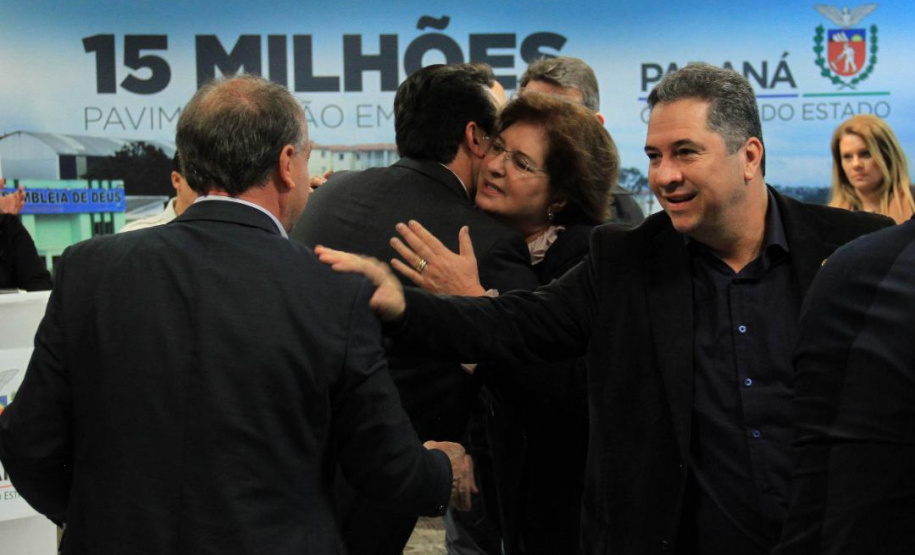 Obras de R$ 15,1 milhões melhoram vias estratégicas de Colombo