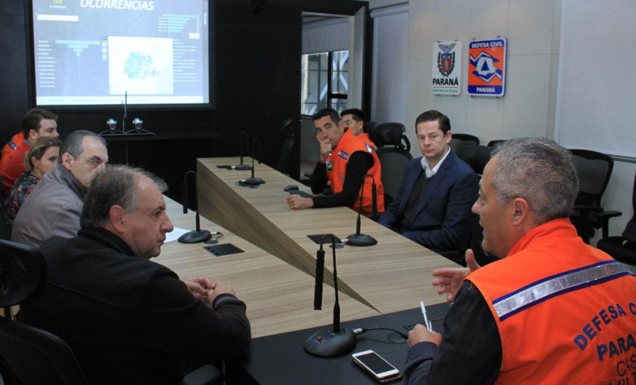 Ortega visita a Coordenadoria Estadual de Proteção e Defesa Civil do Paraná e elogia o trabalho