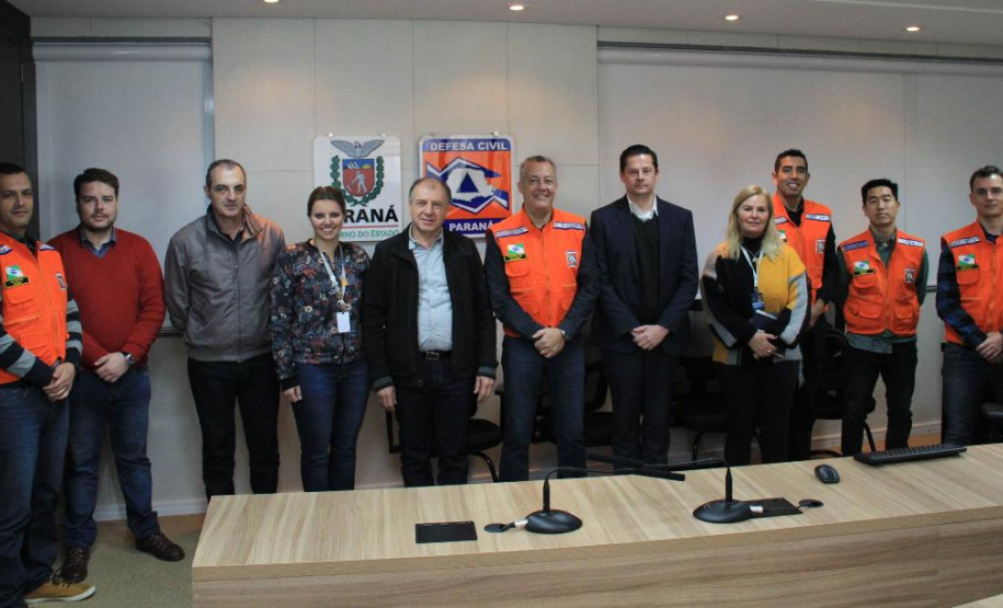 Ortega visita a Coordenadoria Estadual de Proteção e Defesa Civil do Paraná e elogia o trabalho