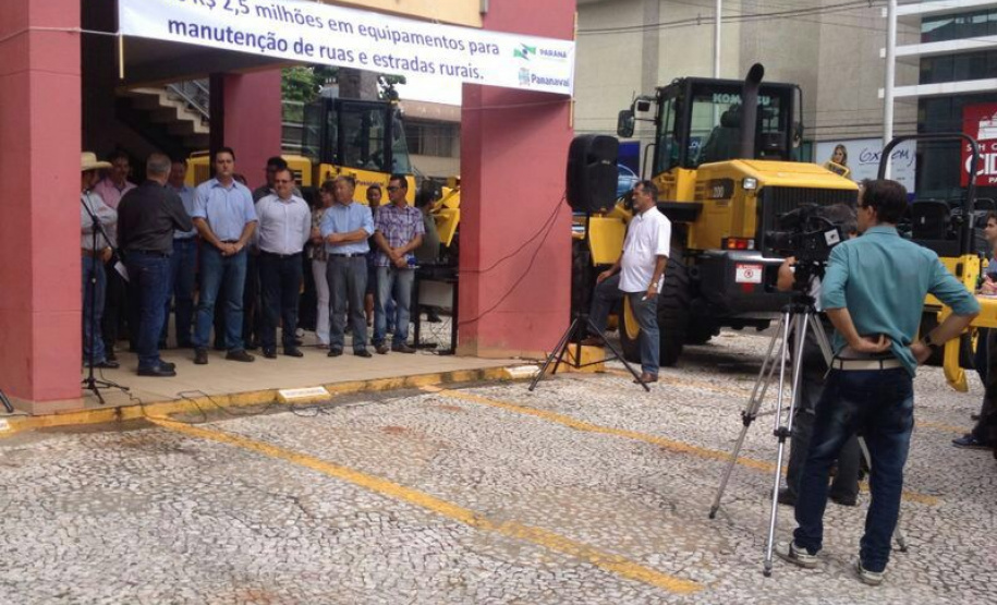 Paranavaí recebe maquinários no valor de mais de R$ 2,5 milhões Paranavaí recebe maquinários no valor de mais de R$ 2,5 milhões