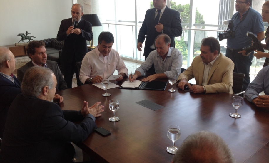 Richa autoriza licitação de R$ 5,5 milhões para pavimentar vias urbanas em Piraquara