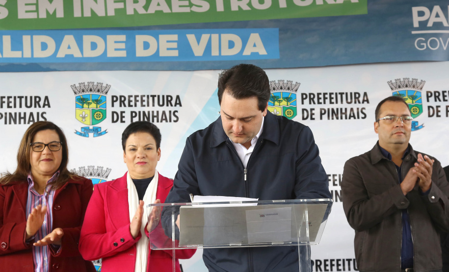 Governo do Paraná garante a Pinhais investimentos em obras, saneamento e escolas