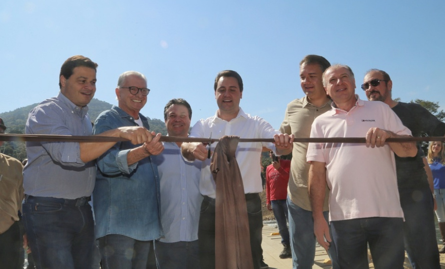 Nova ponte melhora transporte para produtores de banana