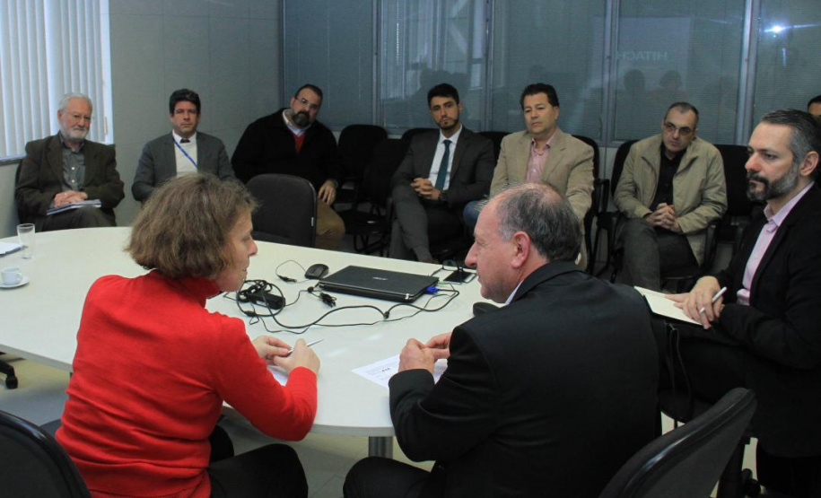 Missão do BID em reunião com técnicos do Governo do Estado