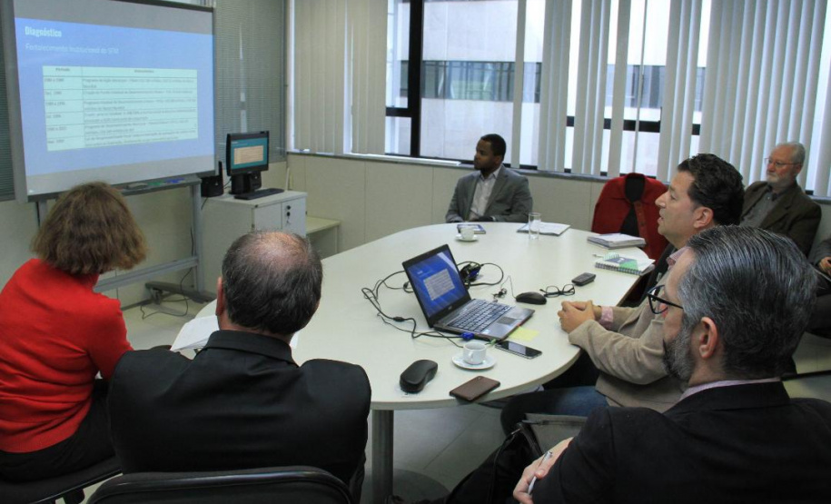 Missão do BID em reunião com técnicos do Governo do Estado