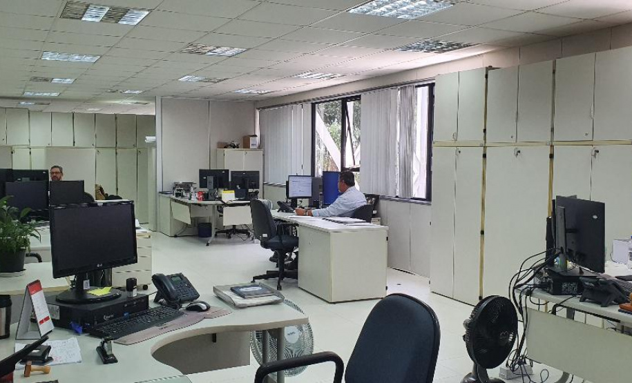 Decreto do governador esvazia espaços públicos para proteger a vida