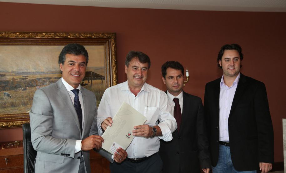 Richa autoriza R$ 16 milhões para obras em Araucária