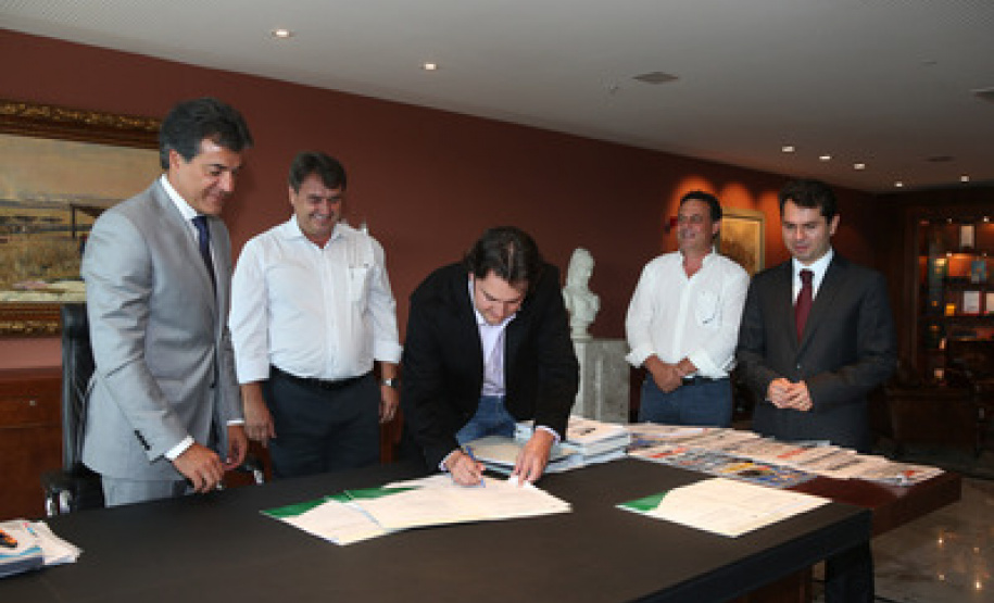 Richa autoriza R$ 16 milhões para obras em Araucária