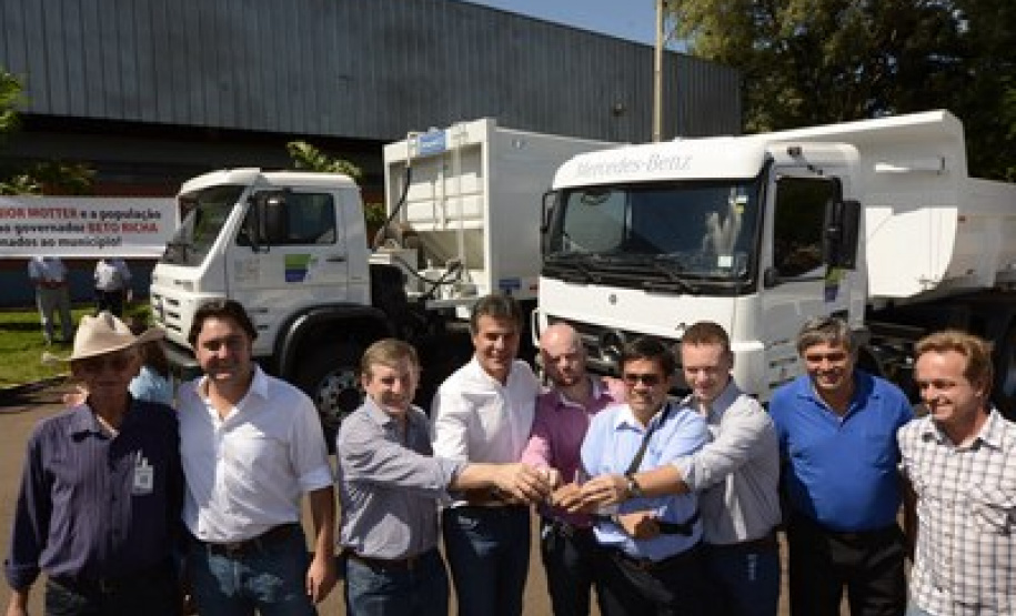 Em Cafelândia e Assis Chateaubriand, Beto Richa destaca investimento histórico