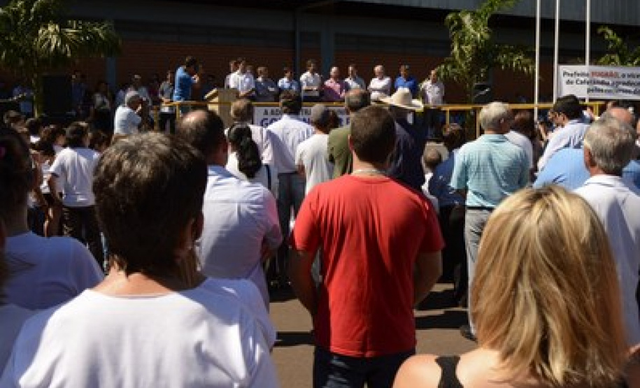 Em Cafelândia e Assis Chateaubriand, Beto Richa destaca investimento histórico