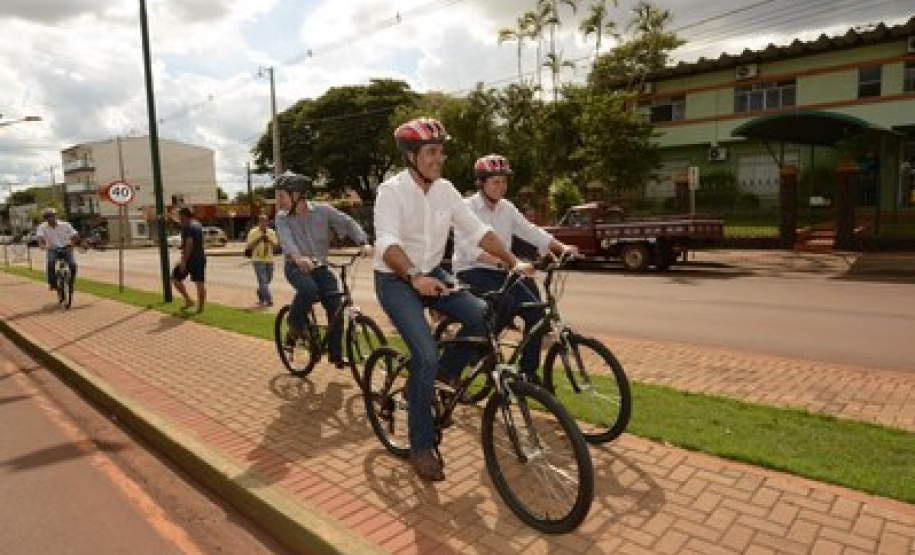Beto Richa e Ratinho Junior humanizam ações do Governo do Estado