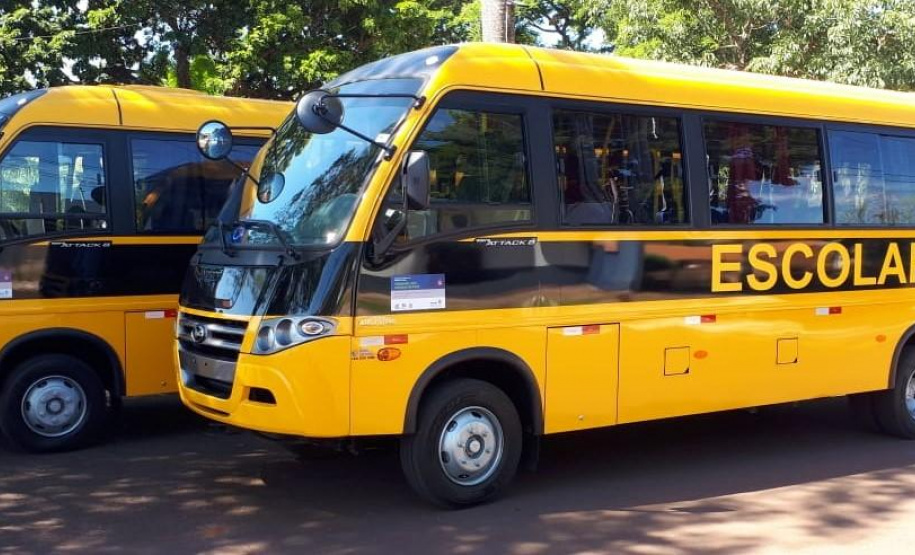 Trezentas Prefeituras recebem equipamentos Rodoviários e Veículos em benefício à população do Paraná