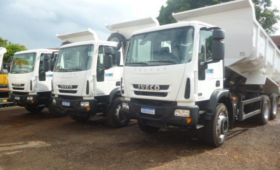 Trezentas Prefeituras recebem equipamentos Rodoviários e Veículos em benefício à população do Paraná