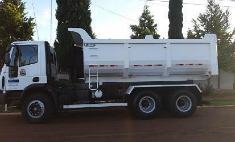 Trezentas Prefeituras recebem equipamentos Rodoviários e Veículos em benefício à população do Paraná