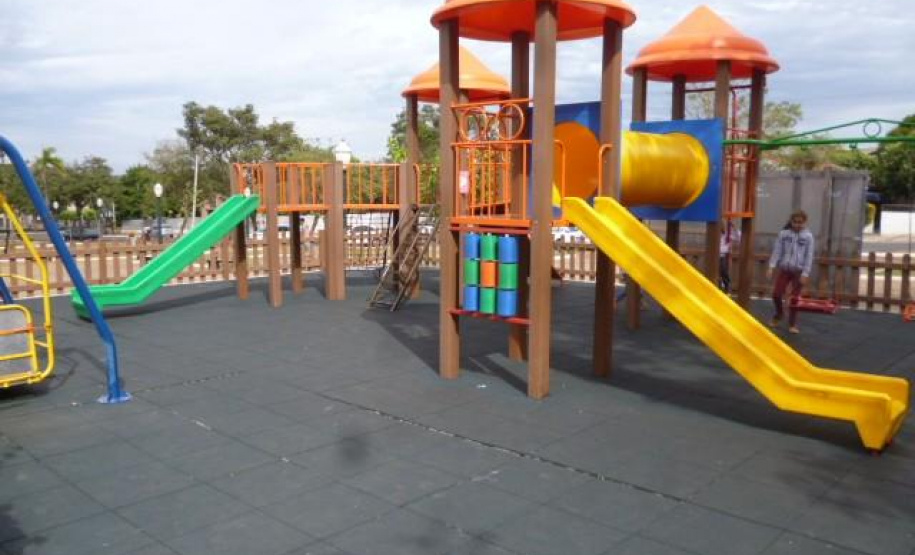 Espaços públicos qualificados valorizam a população ao oferecer segurança, lazer e oportunidades para a prática esportiva