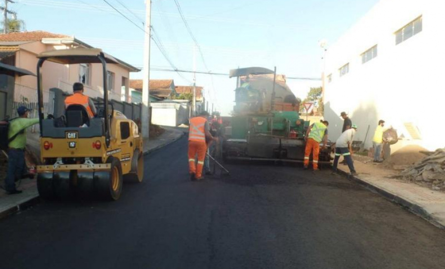 Municípios paranaenses recebem 1,4 mil quilômetros em pavimentação urbana
