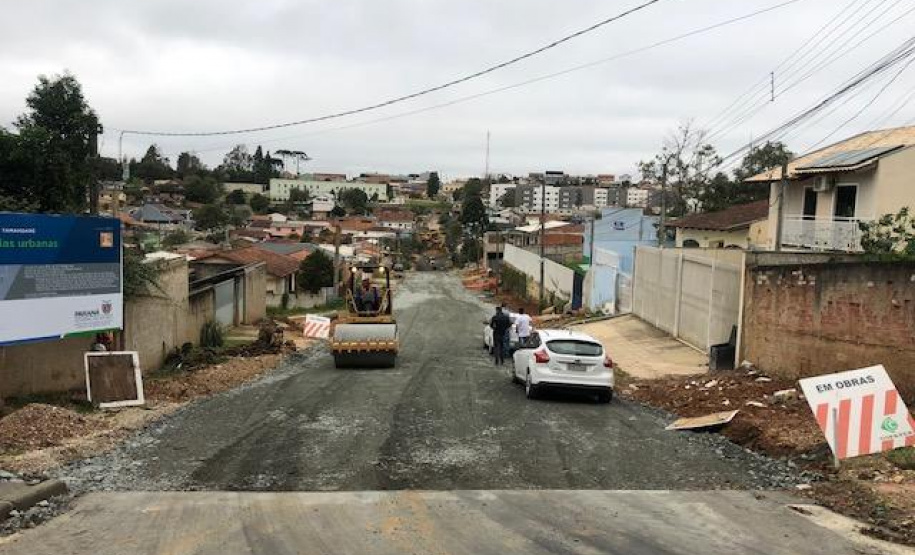 Municípios paranaenses recebem 1,4 mil quilômetros em pavimentação urbana