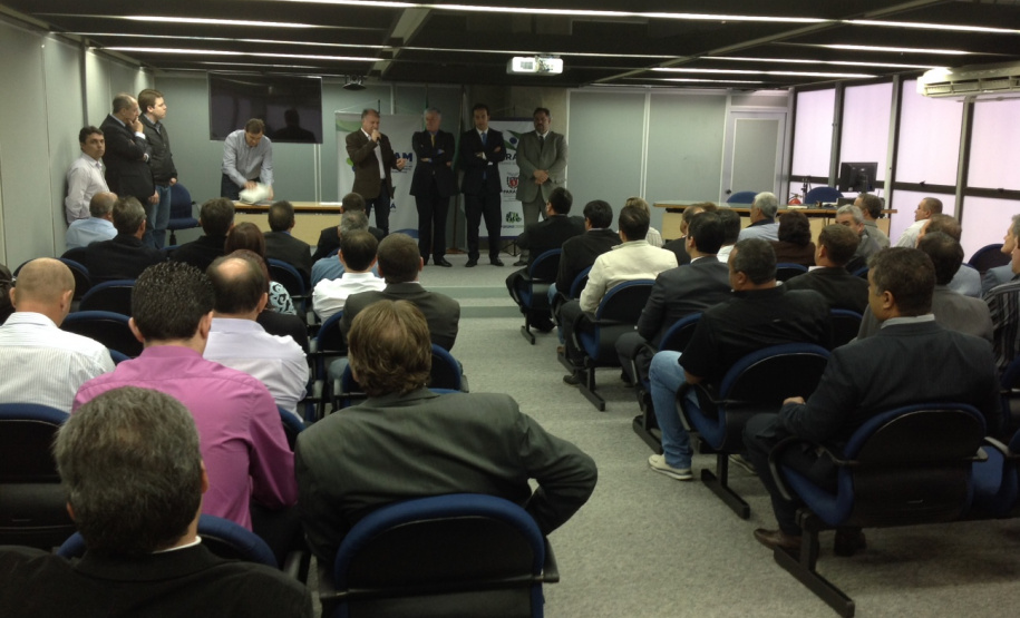 Prefeitos firmam convênios de R$ 4 milhões com a SEDU pelo PAM