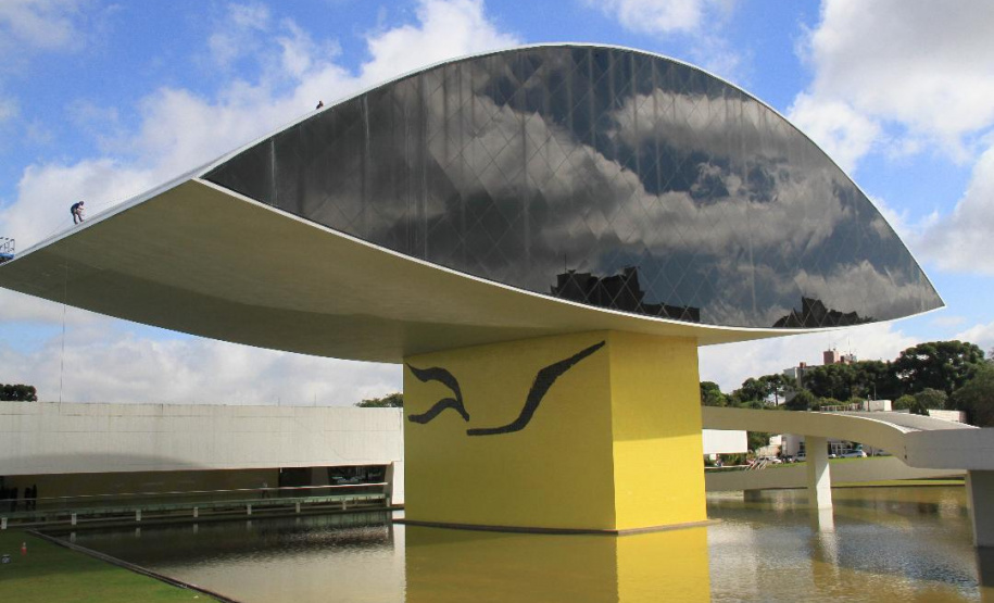 Obra do Paranacidade, o MON foi erguido em seis meses de trabalho ininterrupto