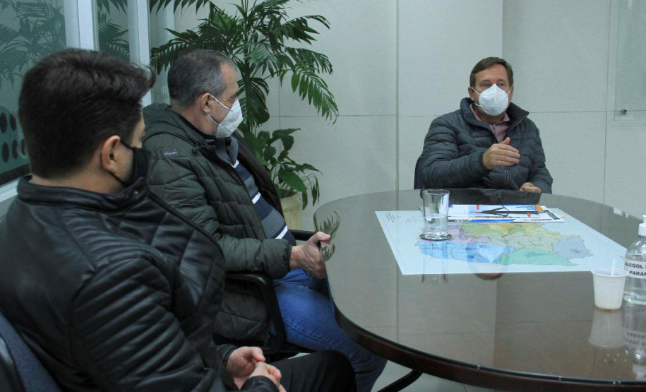 Cabrini recebe visita de representantes do CONFEA