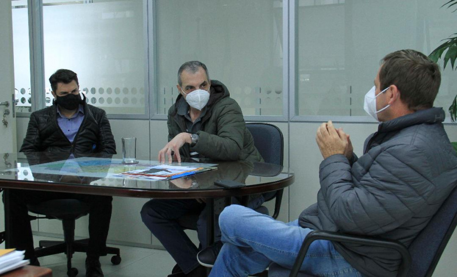 Cabrini recebe visita de representantes do CONFEA