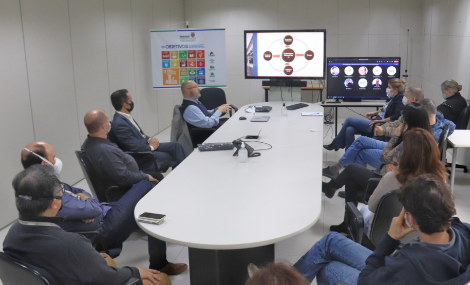 Critérios de performances de infraestrutura em obras foram temas de palestra aos engenheiros civis do Paranacidade