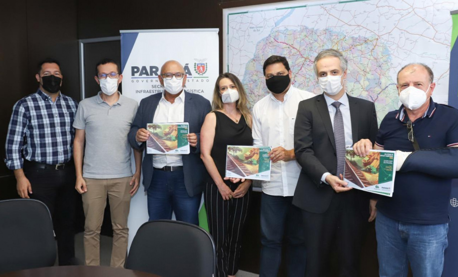 SEDU, Paranacidade e SEIL recebem Relatório de Impacto Ambiental da Nova Ferroeste