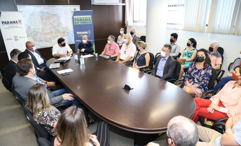 SEDU, Paranacidade e SEIL recebem Relatório de Impacto Ambiental da Nova Ferroeste