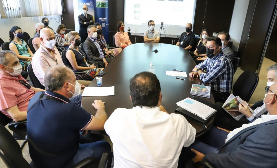 SEDU, Paranacidade e SEIL recebem Relatório de Impacto Ambiental da Nova Ferroeste